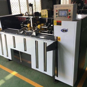 吉安BDJ-2000B型(雙(shuang)伺服驅動(dong))半自動釘(ding)箱機