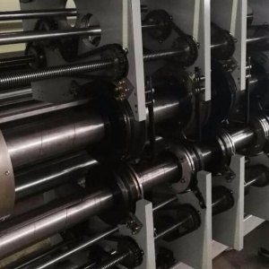 吉(ji)安KC-H1425高速四(si)色水墨印(yin)刷開槽機(ji)